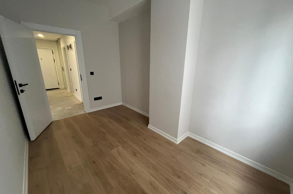 ALTINTEPE'NİN MERKEZİNDE EBEVEYN BANYOLU GÜNEY CEPHE LÜX 3+1