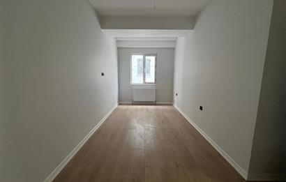 ALTINTEPE'NİN MERKEZİNDE EBEVEYN BANYOLU GÜNEY CEPHE LÜX 3+1