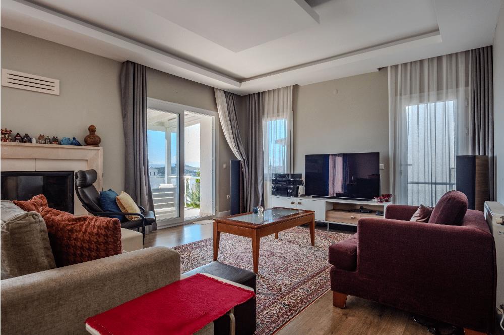 Bodrum Yokuşbaşı Kale ve Deniz Manzaralı Satılık Müstakil Villa