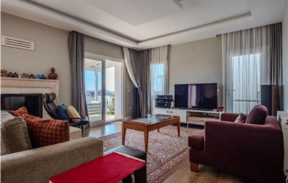 Bodrum Yokuşbaşı Kale ve Deniz Manzaralı Satılık Müstakil Villa