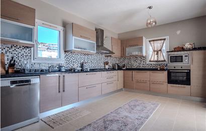 Bodrum Yokuşbaşı Kale ve Deniz Manzaralı Satılık Müstakil Villa