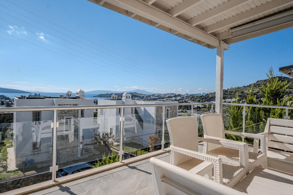 Bodrum Yokuşbaşı Kale ve Deniz Manzaralı Satılık Müstakil Villa