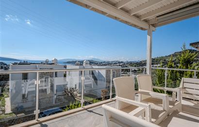 Bodrum Yokuşbaşı Kale ve Deniz Manzaralı Satılık Müstakil Villa