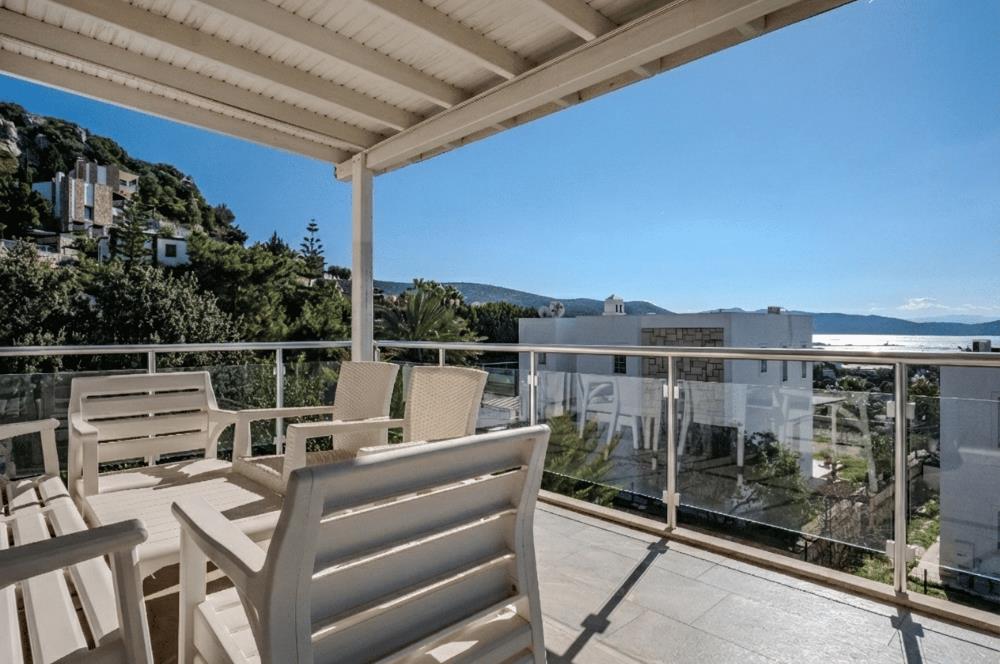 Bodrum Yokuşbaşı Kale ve Deniz Manzaralı Satılık Müstakil Villa