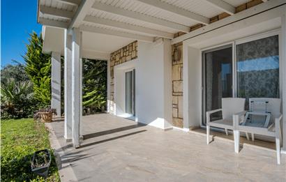 Bodrum Yokuşbaşı Kale ve Deniz Manzaralı Satılık Müstakil Villa