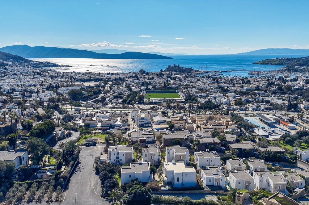 Bodrum Yokuşbaşı Kale ve Deniz Manzaralı Satılık Müstakil Villa