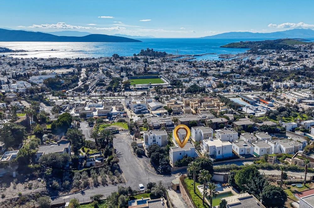 Bodrum Yokuşbaşı Kale ve Deniz Manzaralı Satılık Müstakil Villa