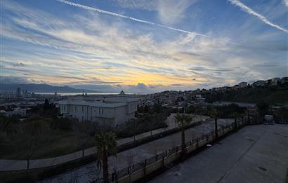  İzka Park Yaşam Atlantis'te Deniz Manzaralı Satılık 1+1 Daire