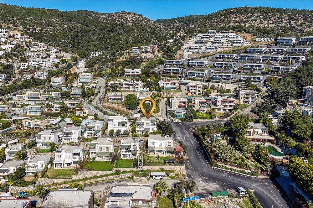 Bodrum Yokuşbaşı Kale ve Deniz Manzaralı Satılık Müstakil Villa