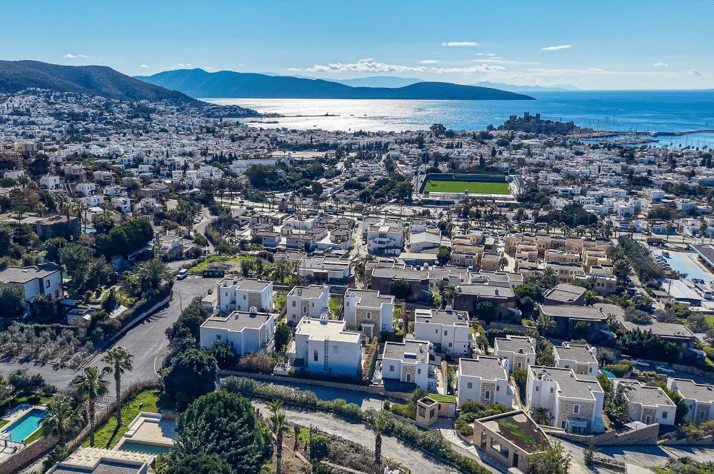 Bodrum Yokuşbaşı Kale ve Deniz Manzaralı Satılık Müstakil Villa