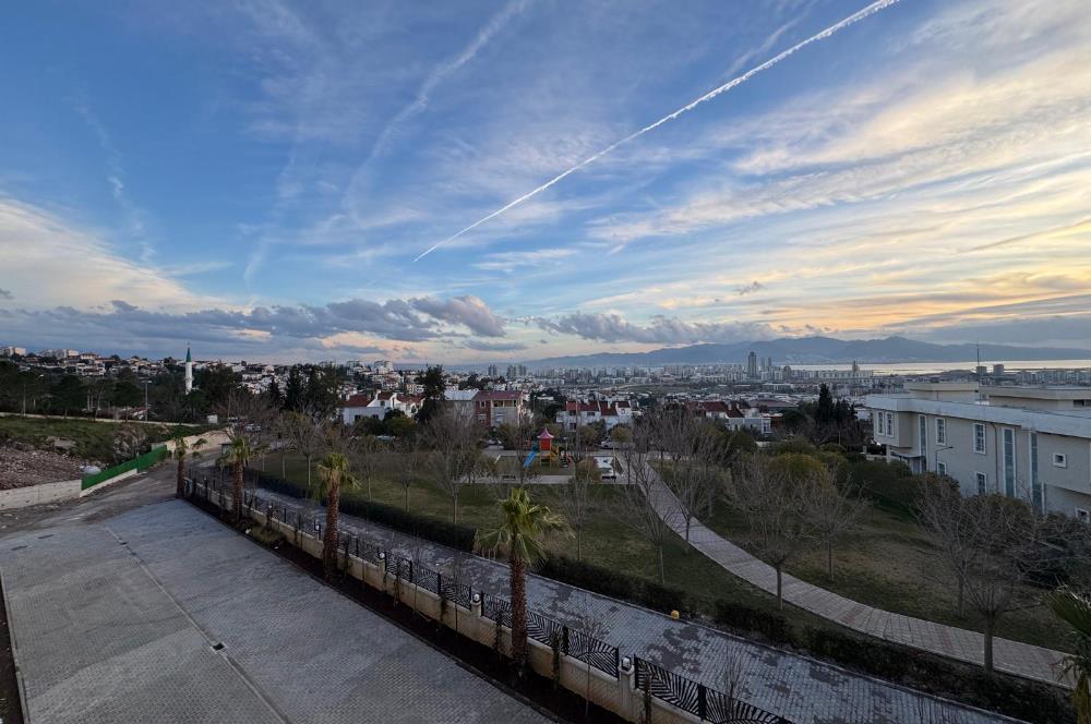  İzka Park Yaşam Atlantis'te Deniz Manzaralı Satılık 1+1 Daire