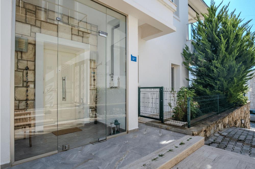 Bodrum Yokuşbaşı Kale ve Deniz Manzaralı Satılık Müstakil Villa