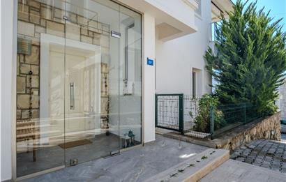 Bodrum Yokuşbaşı Kale ve Deniz Manzaralı Satılık Müstakil Villa