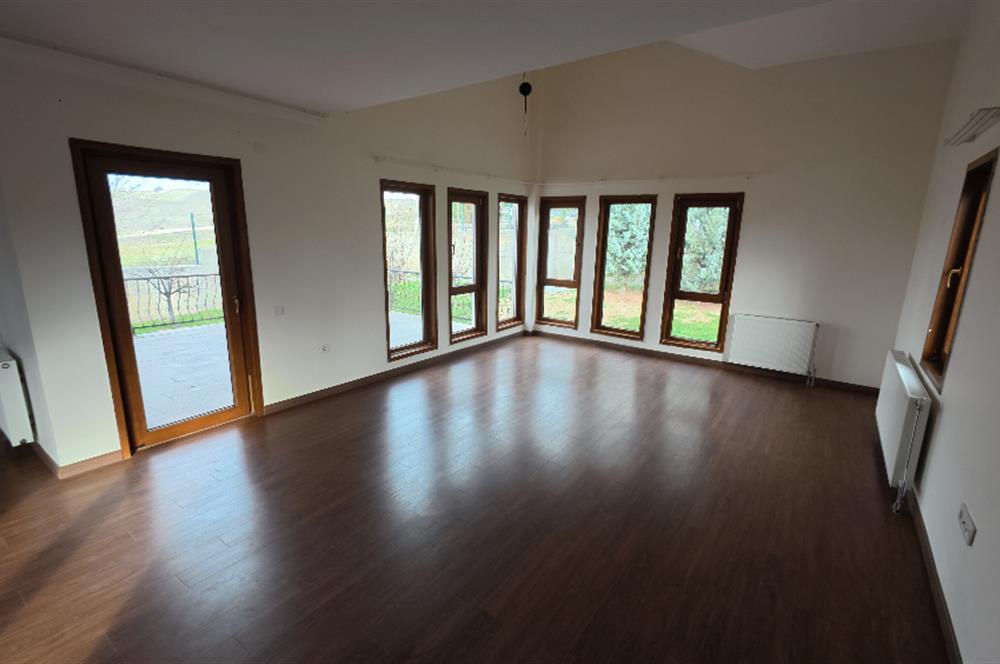 ETİMESGUT ŞEHİTALİ VADİ KONAKLARI SİTESİNDE KÖŞE KONUM 5+2 VİLLA