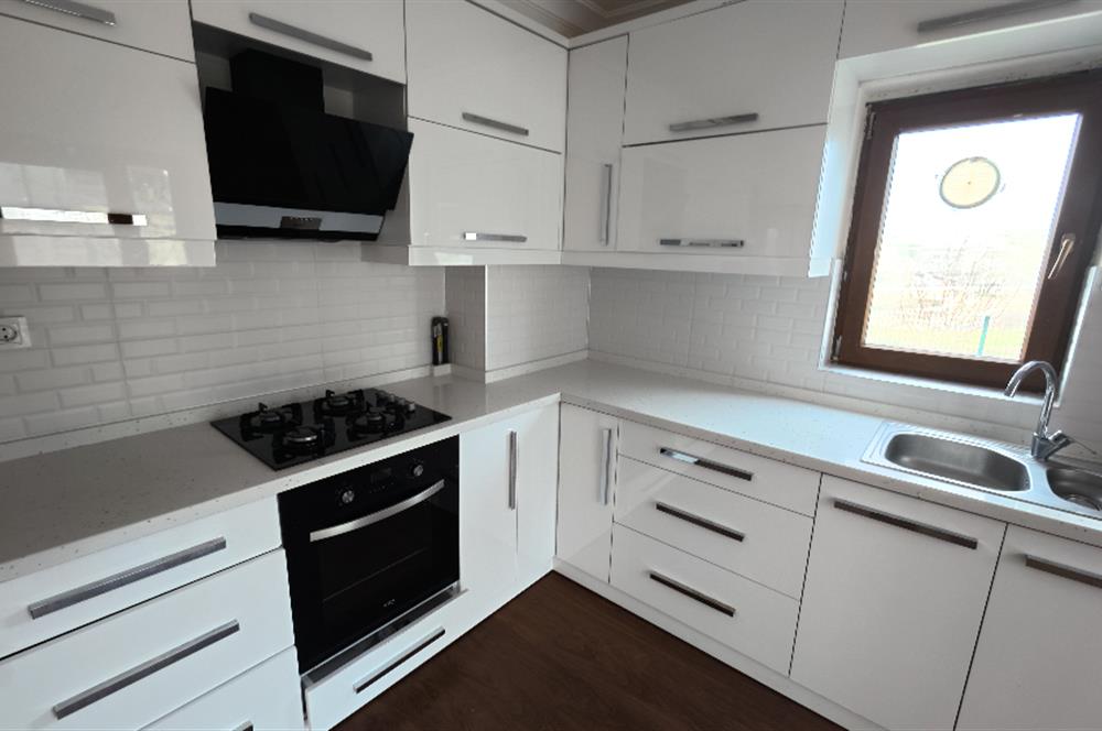 ETİMESGUT ŞEHİTALİ VADİ KONAKLARI SİTESİNDE KÖŞE KONUM 5+2 VİLLA