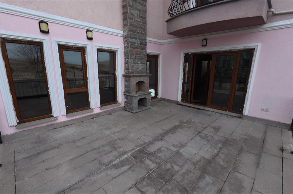 ETİMESGUT ŞEHİTALİ VADİ KONAKLARI SİTESİNDE KÖŞE KONUM 5+2 VİLLA