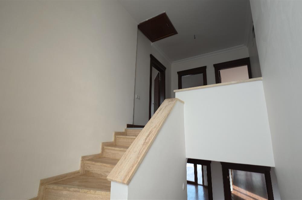 ETİMESGUT ŞEHİTALİ VADİ KONAKLARI SİTESİNDE KÖŞE KONUM 5+2 VİLLA