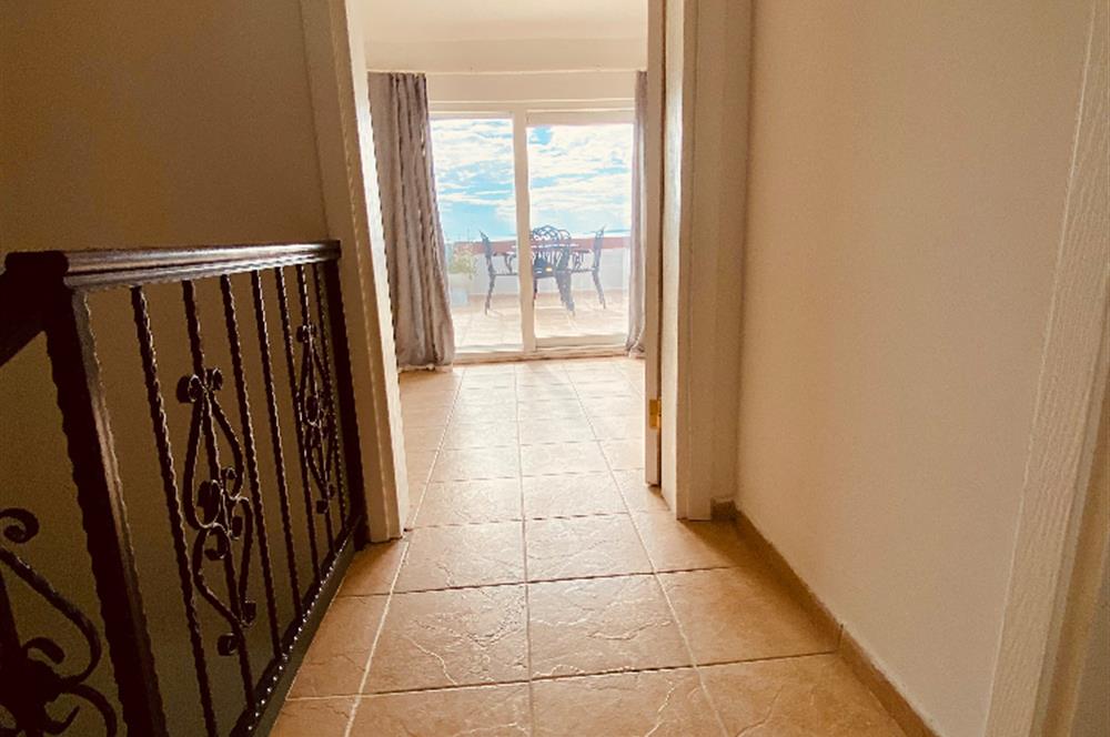 DİDİM AKBÜK’TE DENİZ MANZARALI, HAVUZLU SİTEDE SATILIK EŞYALI 2+1 DUBLEKS DAİRE