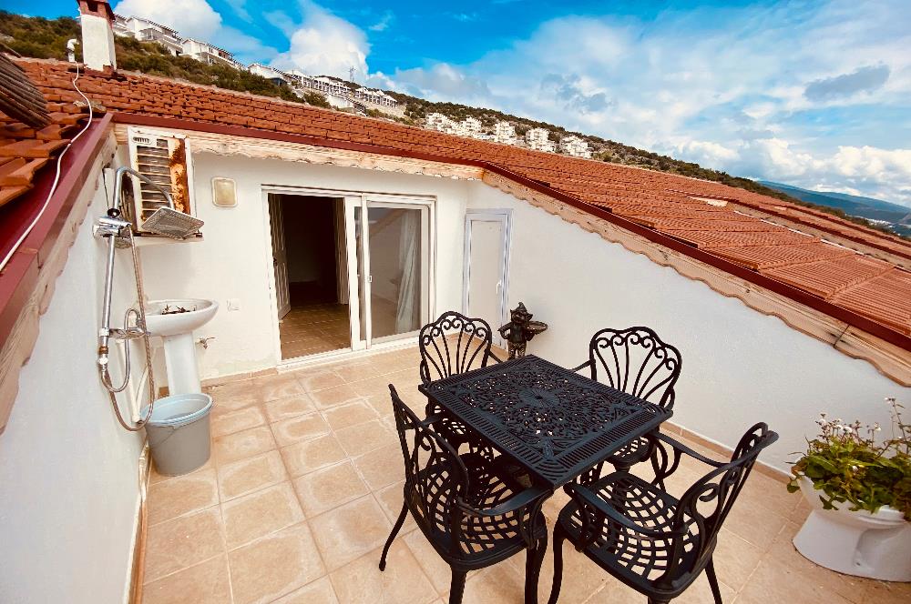 DİDİM AKBÜK’TE DENİZ MANZARALI, HAVUZLU SİTEDE SATILIK EŞYALI 2+1 DUBLEKS DAİRE