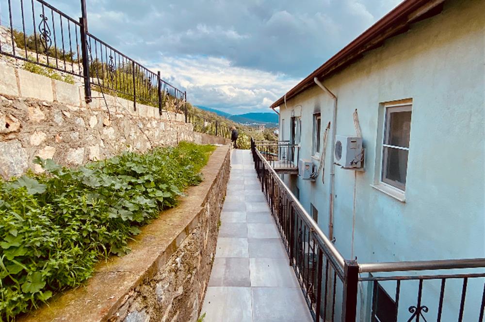 DİDİM AKBÜK’TE DENİZ MANZARALI, HAVUZLU SİTEDE SATILIK EŞYALI 2+1 DUBLEKS DAİRE