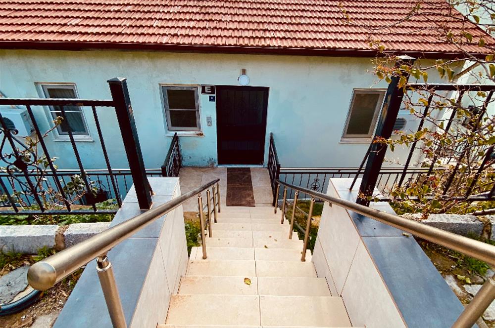 DİDİM AKBÜK’TE DENİZ MANZARALI, HAVUZLU SİTEDE SATILIK EŞYALI 2+1 DUBLEKS DAİRE