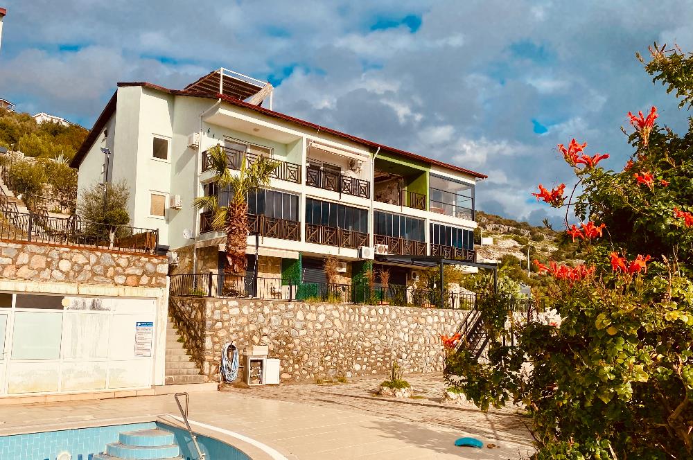 DİDİM AKBÜK’TE DENİZ MANZARALI, HAVUZLU SİTEDE SATILIK EŞYALI 2+1 DUBLEKS DAİRE