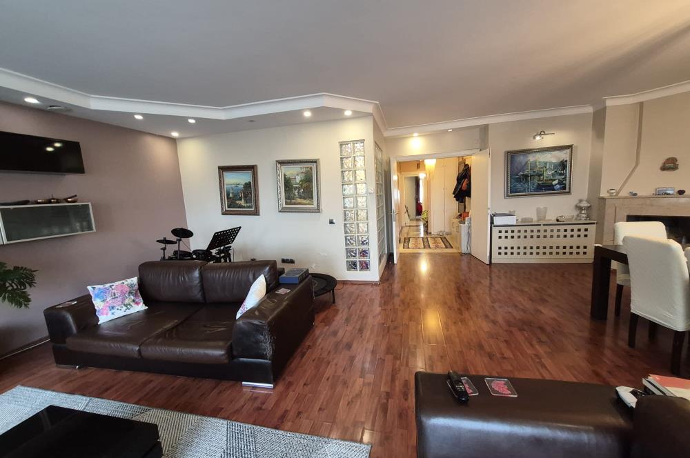 ZEKERİYAKÖY'DE GENİŞ YEŞİL ALANLI SİTEDE 3+1 KİRALIK DAİRE