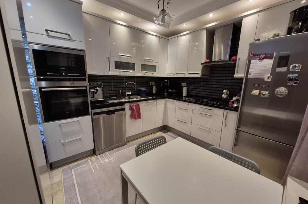 ZEKERİYAKÖY'DE GENİŞ YEŞİL ALANLI SİTEDE 3+1 KİRALIK DAİRE