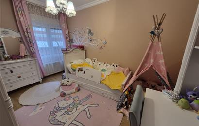 ZEKERİYAKÖY'DE GENİŞ YEŞİL ALANLI SİTEDE 3+1 KİRALIK DAİRE