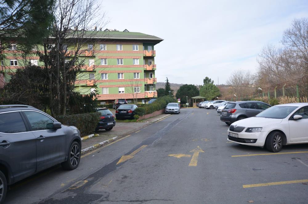 ZEKERİYAKÖY'DE GENİŞ YEŞİL ALANLI SİTEDE 3+1 KİRALIK DAİRE