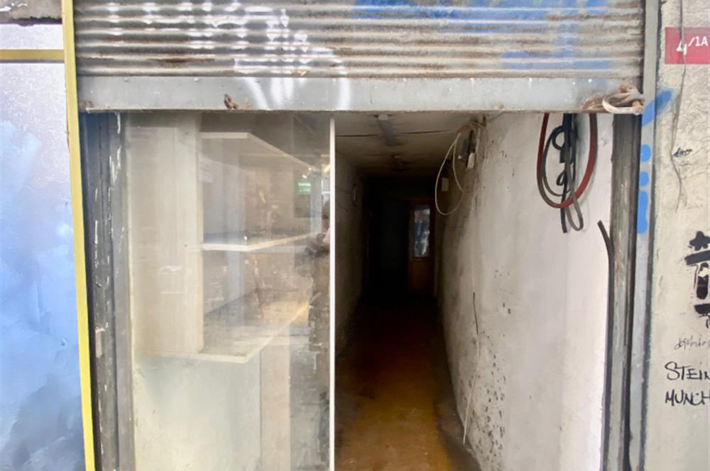 KARAKÖY'DE VAKIFTAN KİRALIK DÜKKAN  