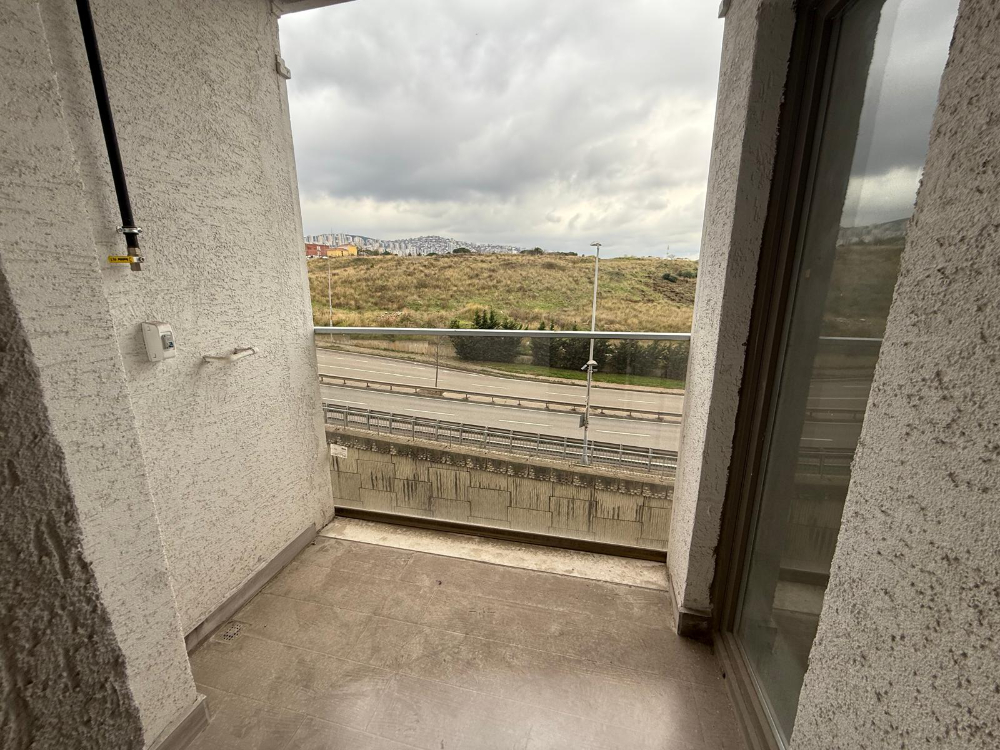 Viva Perla 2+1 Kapalı Mutrfak Havuzlu 7/24 Güvenlikli Boş Daire