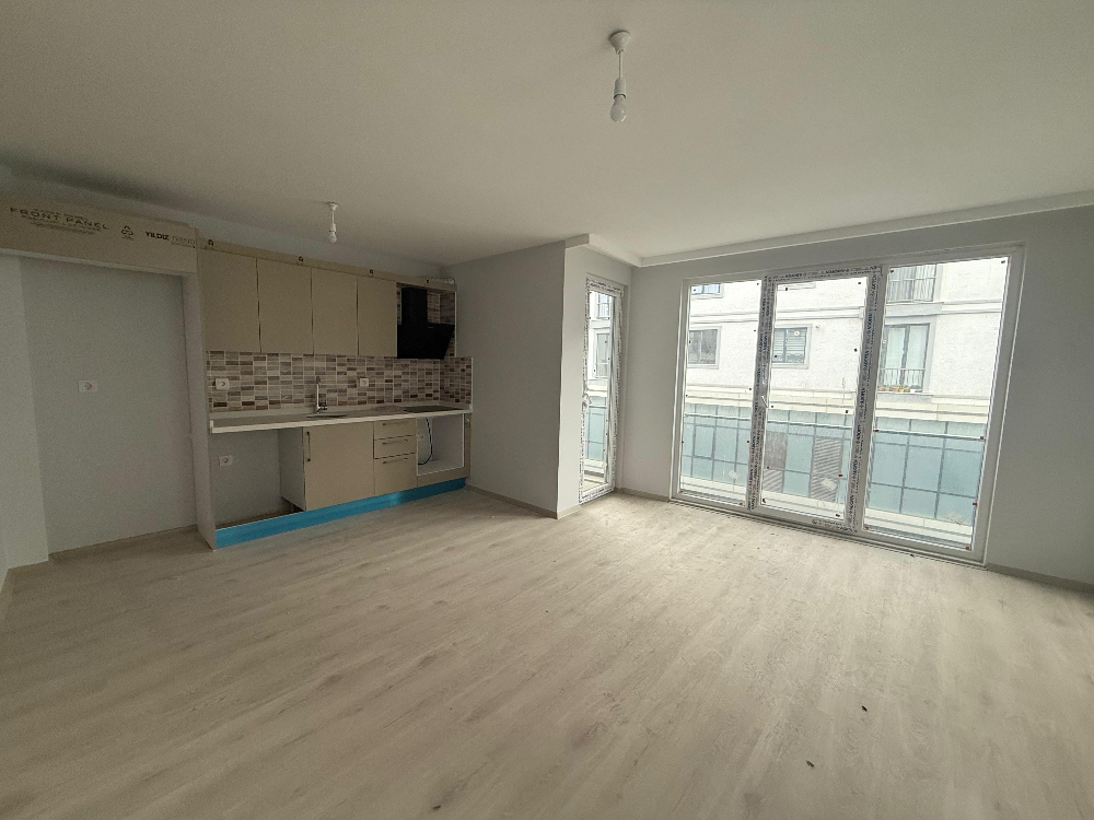 Meda Marmara 2 Sitesinde Havuzlu Güvenlikli Satılık 2+1Boş Daire