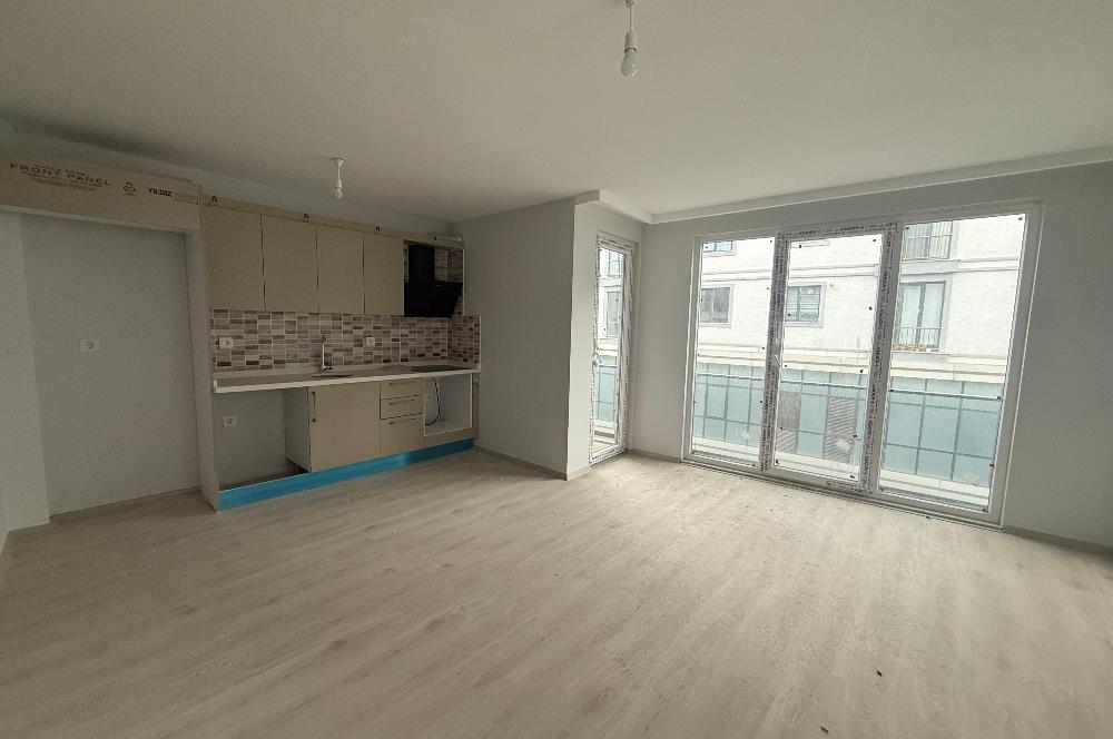 Meda Marmara 2 Sitesinde Havuzlu Güvenlikli Satılık 2+1Boş Daire