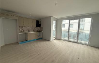 Meda Marmara 2 Sitesinde Havuzlu Güvenlikli Satılık 2+1Boş Daire