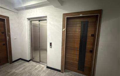 Meda Marmara 2 Sitesinde Havuzlu Güvenlikli Satılık 2+1Boş Daire