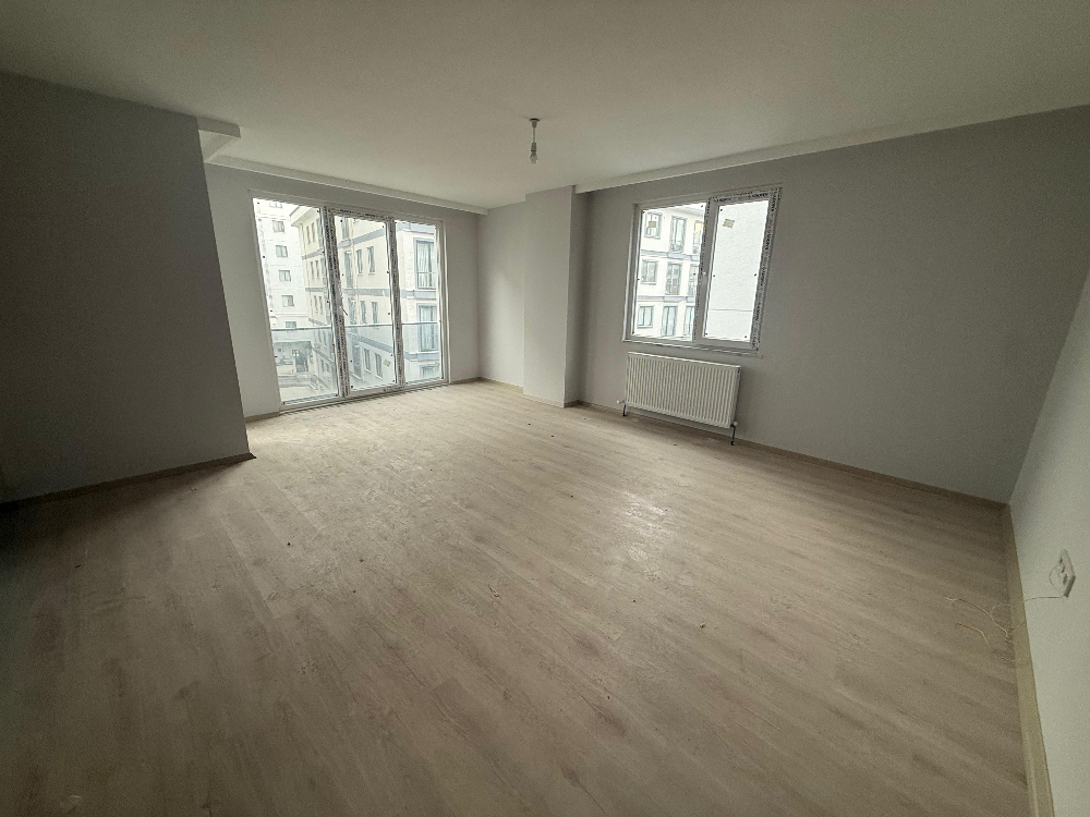 Meda Marmara 2 Sitesinde Havuzlu Güvenlikli Satılık 2+1Boş Daire