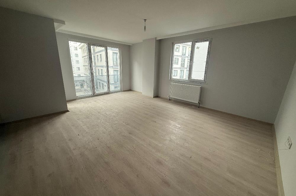 Meda Marmara 2 Sitesinde Havuzlu Güvenlikli Satılık 2+1Boş Daire