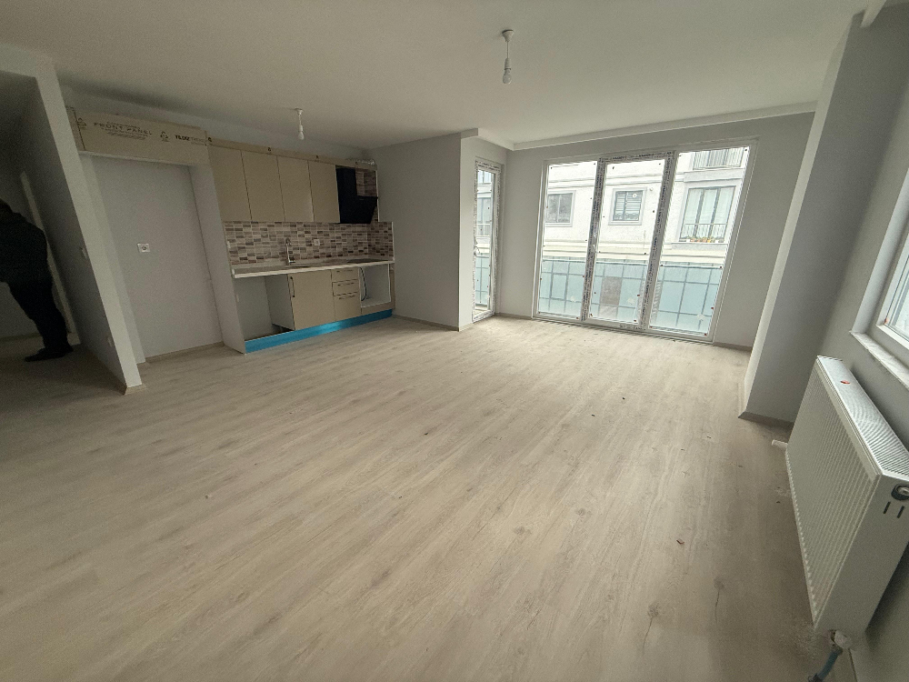 Meda Marmara 2 Sitesinde Havuzlu Güvenlikli Satılık 2+1Boş Daire