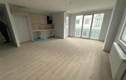 Meda Marmara 2 Sitesinde Havuzlu Güvenlikli Satılık 2+1Boş Daire