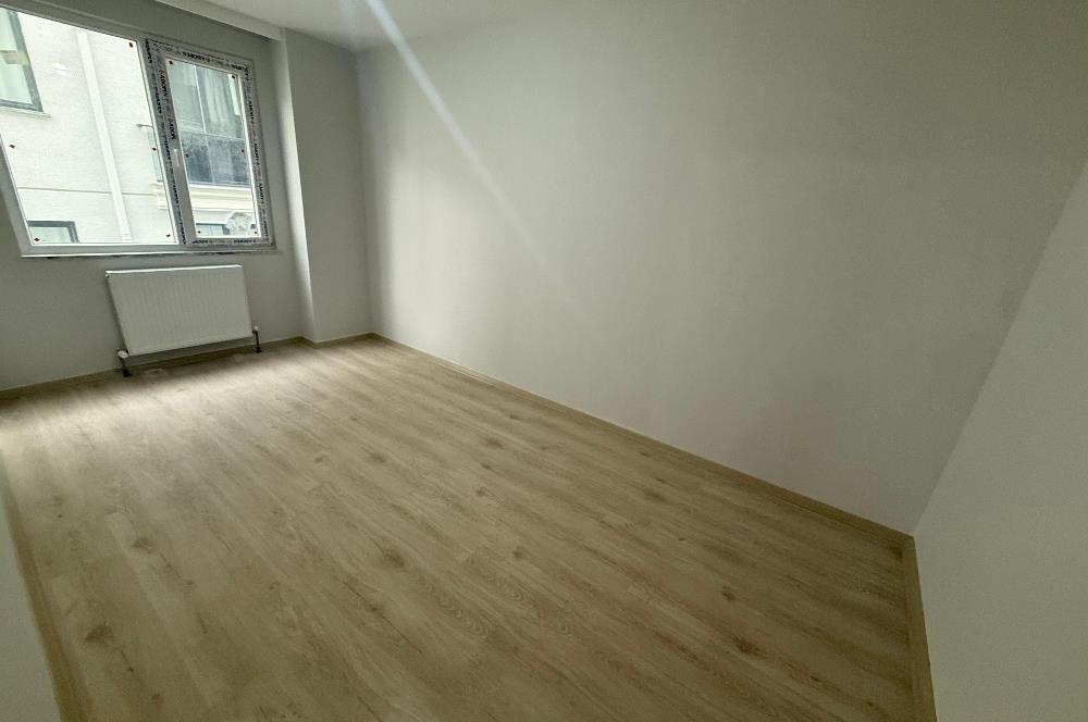 Meda Marmara 2 Sitesinde Havuzlu Güvenlikli Satılık 2+1Boş Daire