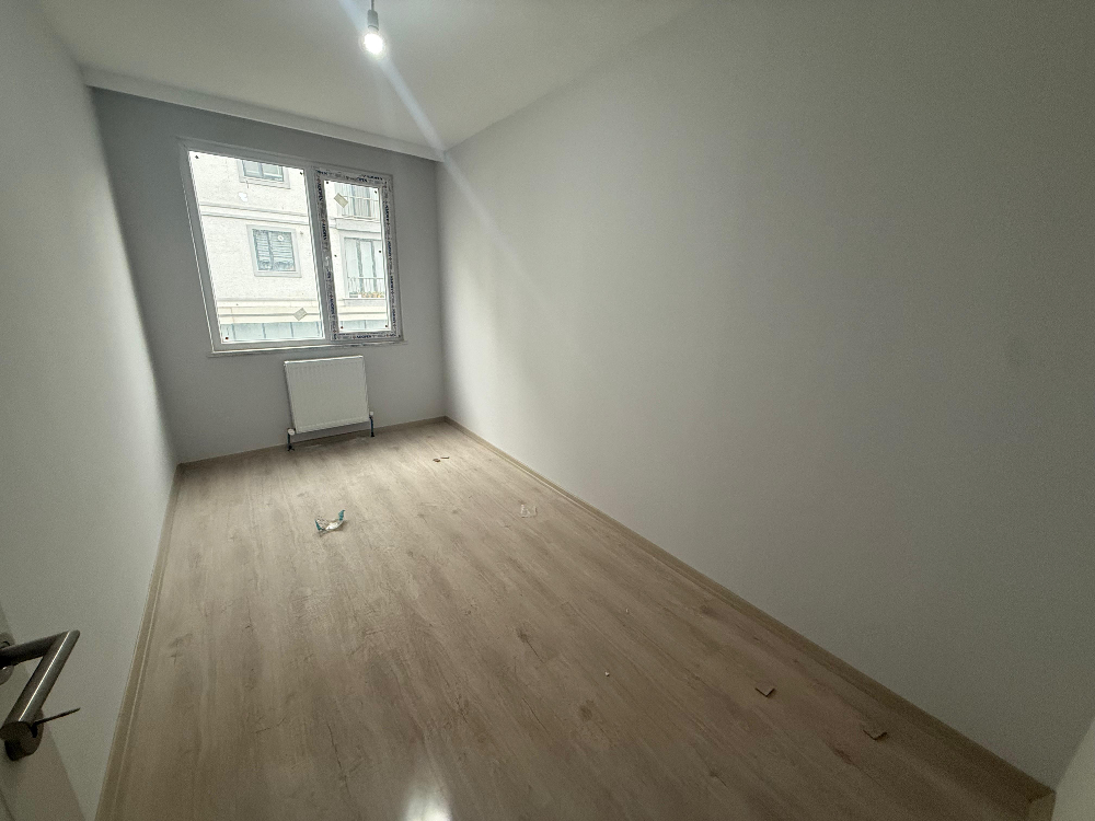 Meda Marmara 2 Sitesinde Havuzlu Güvenlikli Satılık 2+1Boş Daire