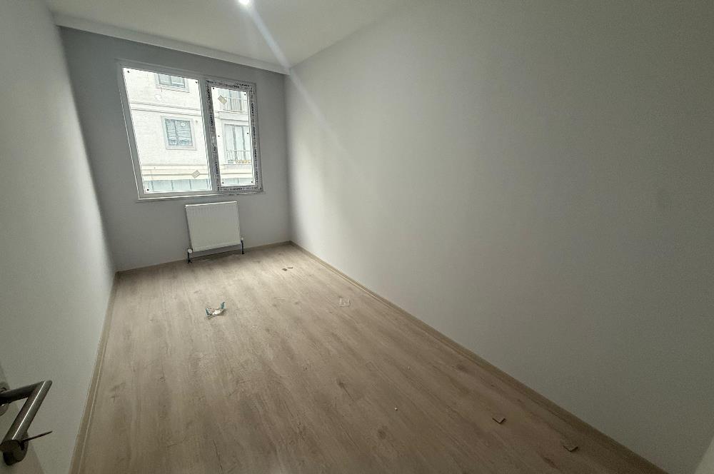 Meda Marmara 2 Sitesinde Havuzlu Güvenlikli Satılık 2+1Boş Daire