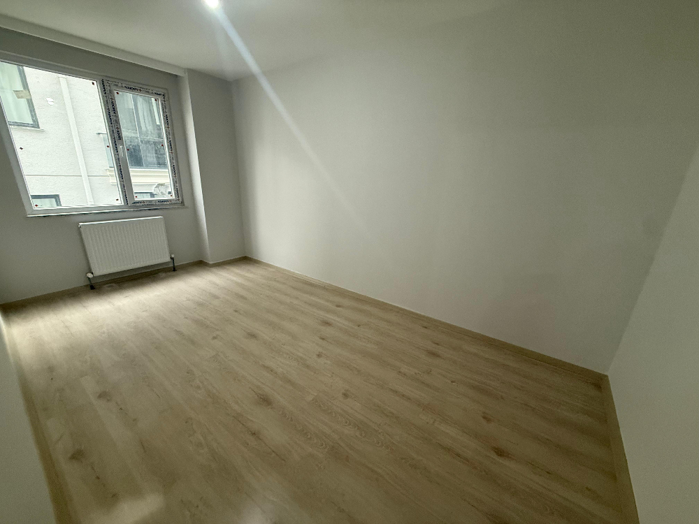 Meda Marmara 2 Sitesinde Havuzlu Güvenlikli Satılık 2+1Boş Daire