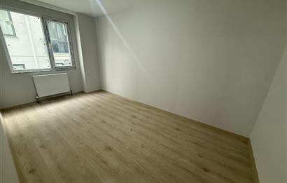 Meda Marmara 2 Sitesinde Havuzlu Güvenlikli Satılık 2+1Boş Daire