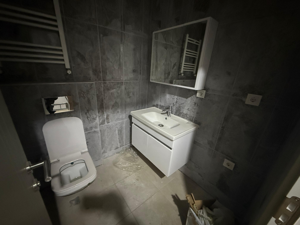 Meda Marmara 2 Sitesinde Havuzlu Güvenlikli Satılık 2+1Boş Daire