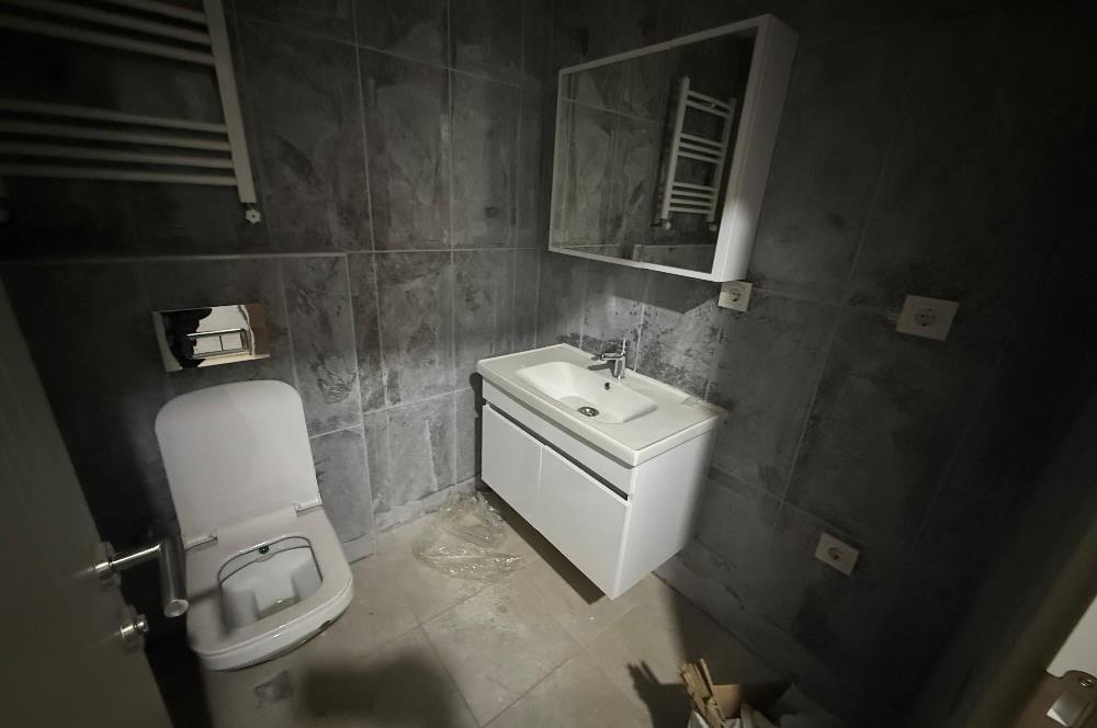 Meda Marmara 2 Sitesinde Havuzlu Güvenlikli Satılık 2+1Boş Daire