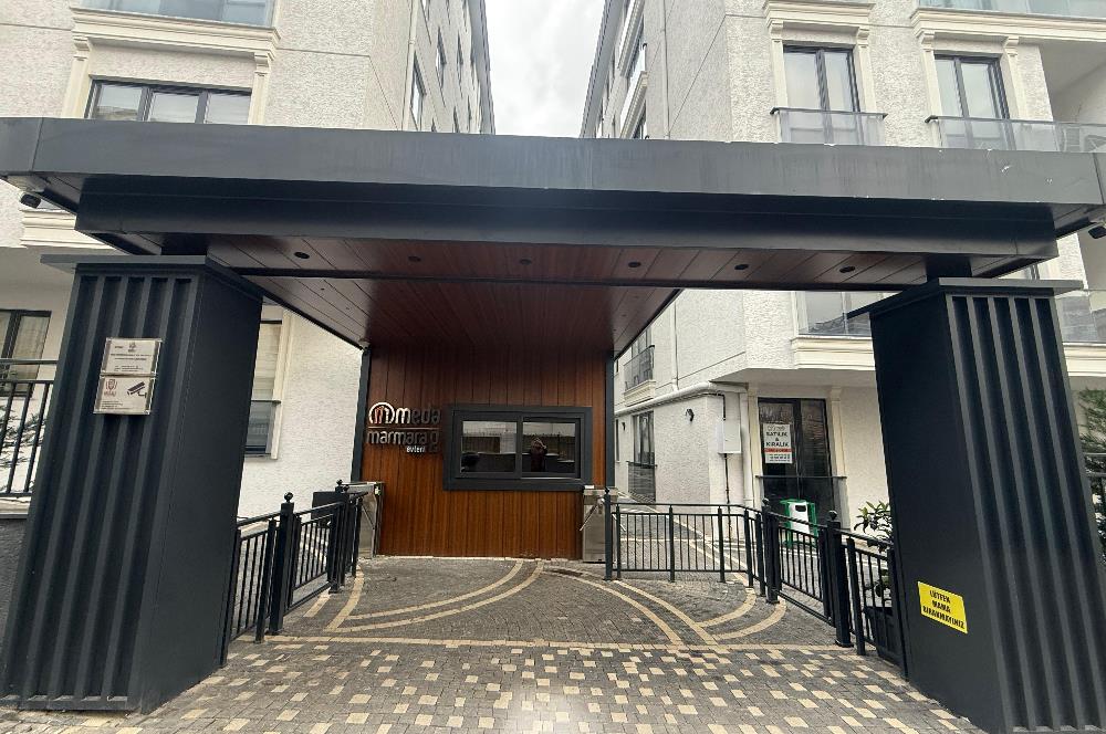 Meda Marmara 2 Sitesinde Havuzlu Güvenlikli Satılık 2+1Boş Daire