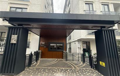 Meda Marmara 2 Sitesinde Havuzlu Güvenlikli Satılık 2+1Boş Daire