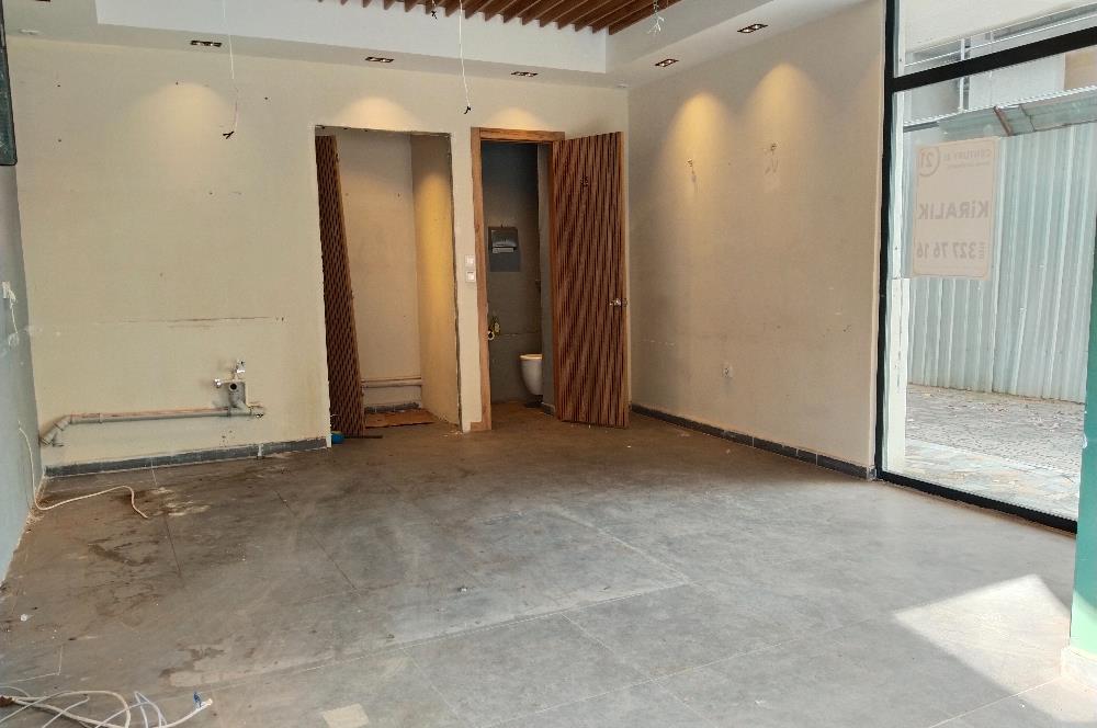 ŞAİRARŞİ CADDE ÜZERİ KÖŞE DÜKKAN 28m2 + 15m2 ÖN KULLANIMLI